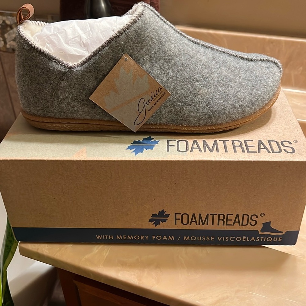 Memory foam house slippers
